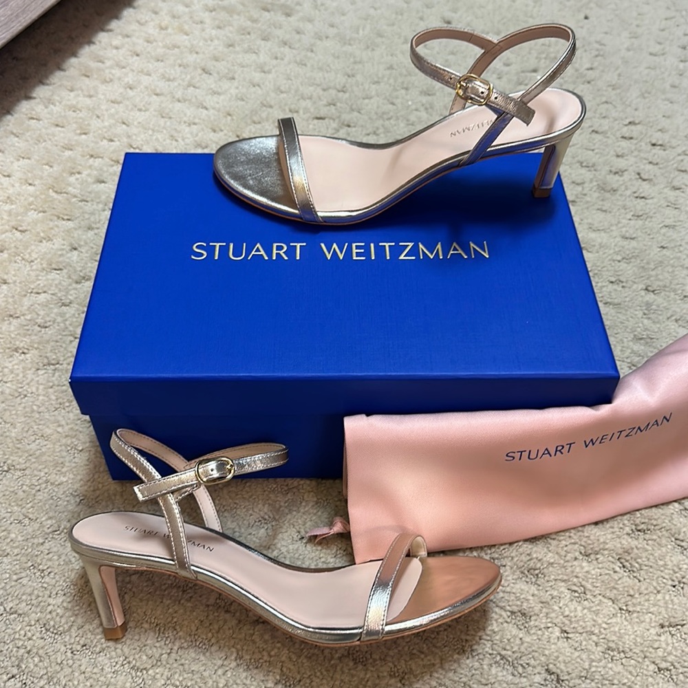 Stuart Weitzman Dancer Sandal in Platino Gold Size 5